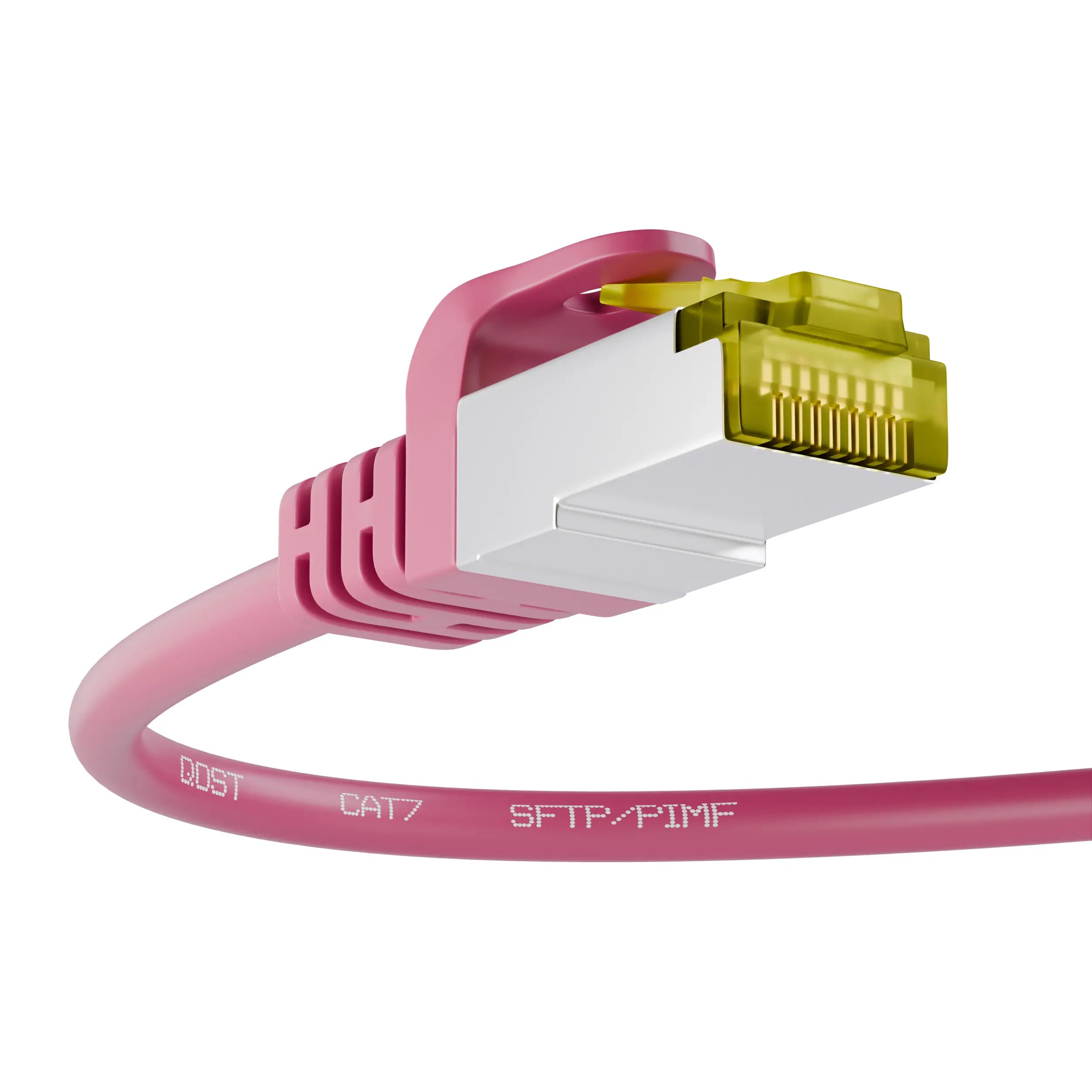 CAT7 CCA SFTP PIMF internetkabel roze met RJ45 connector, close-up van de plug, met zicht op de gekleurde draden en de robuuste trekontlasting.