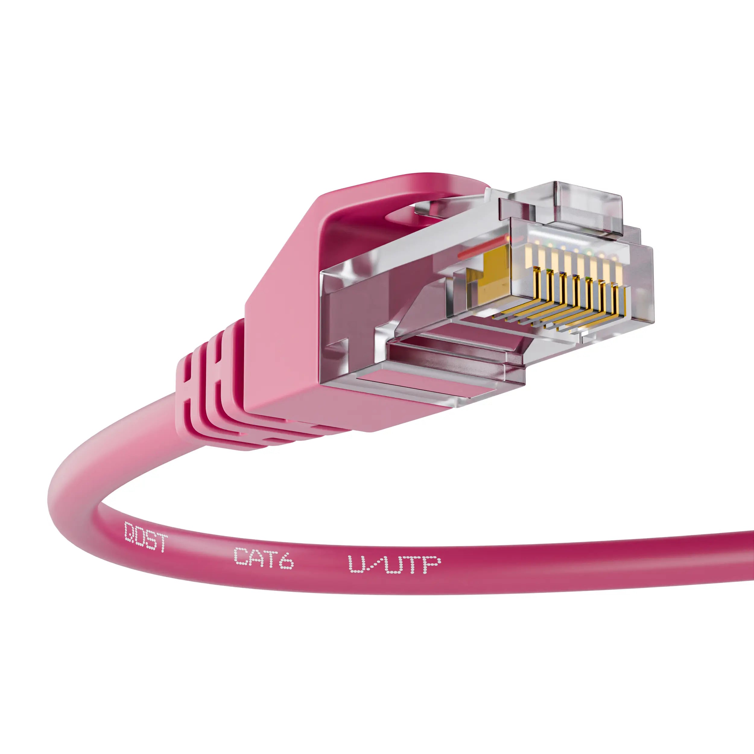 CAT6 internetkabel roze, met focus op de RJ45 connector en de kabel met opdruk 'U/UTP', vanuit een schuine hoek.